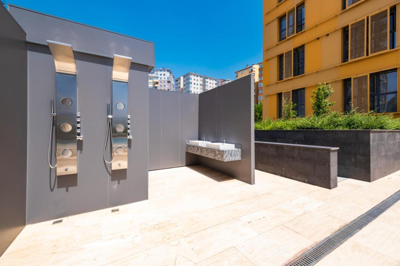 Ultra Lux Flat-great Location