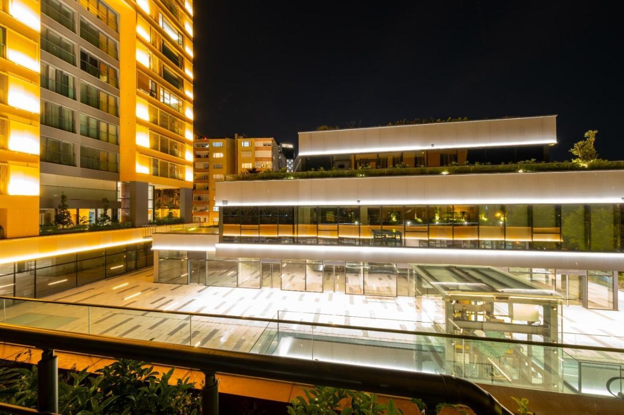Ultra Lux Flat-great Location